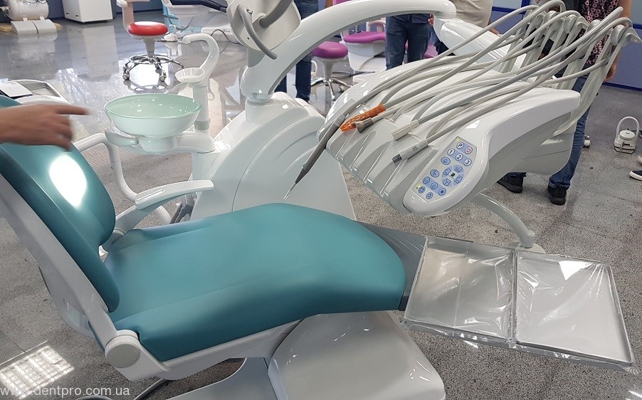 Стоматологическая установка ASTRAL (Fedesa, Испания), с навесным на кресле гидроблоком - 1